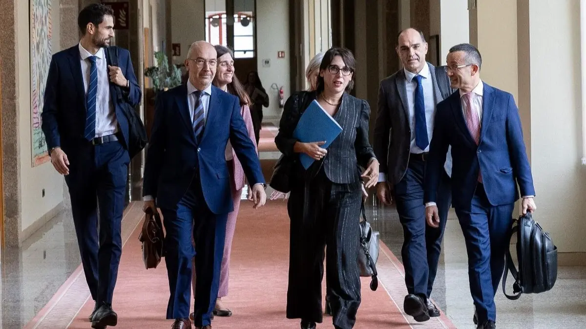 La conselleira Mar&iacute;a Jes&uacute;s Lorenzana y su equipo